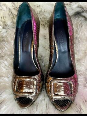 “Hollywould” vintage Y2K luxury peep-toe pump heels size 39